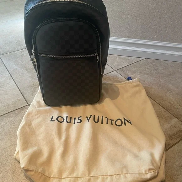 Original Louis Vuitton Damier Graphite Michael Backpack. receipt and dust bag. - Picture 9 of 11